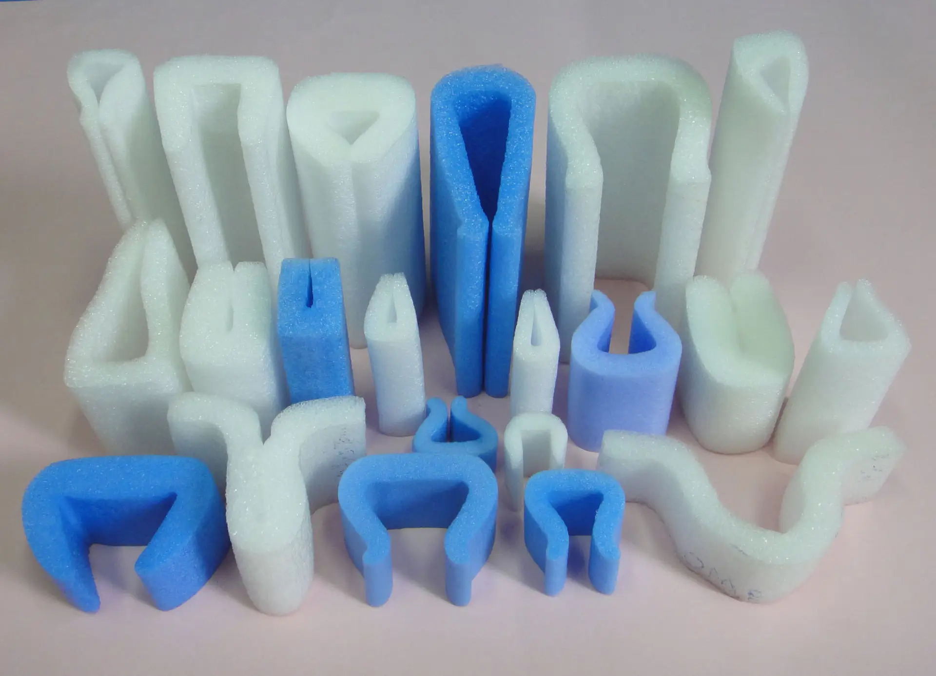 A professional pearl foam cutting machine