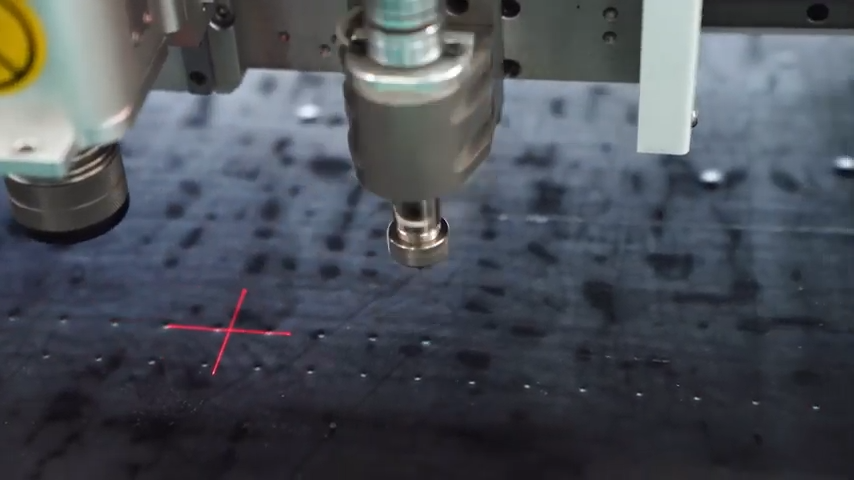 How to punch leather？